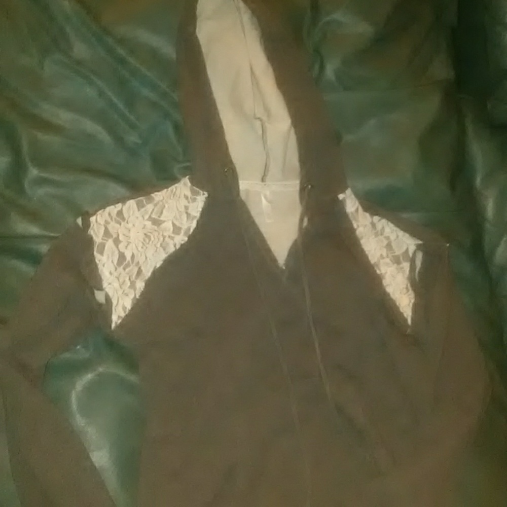 Hooded crop top